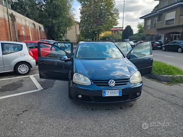 VW Golf 5 1.6 16V - Disponibile fino 25/10/26