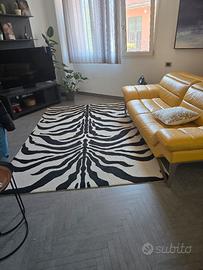 Tappeto grande zebrato bianco e nero