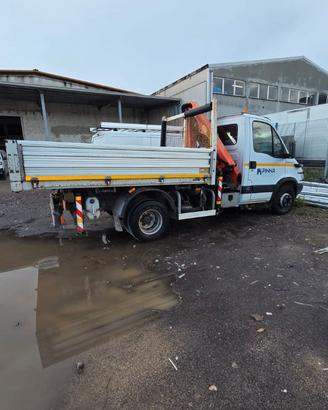 Iveco Daily ribaltabile trilaterale con gru