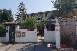 Furnari comoda villetta a schiera 2 vani con