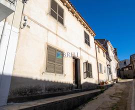 Palazzina terra-cielo da ristrutturare in centro L