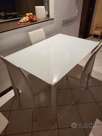 Tavolo in vetro temprato