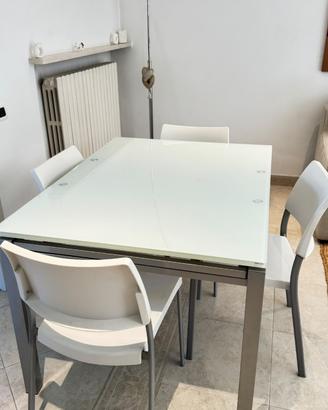 Tavolo allungabile in cristallo