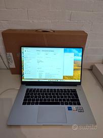 Huawei D15 15 11gen 8 GB RAM SSD 512 nuovo!!!