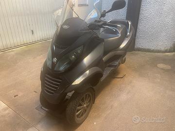 Piaggio mp3 250