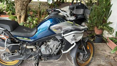 CF Moto MT 800 Explore