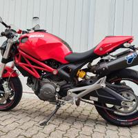 Ducati Monster 696 Plus