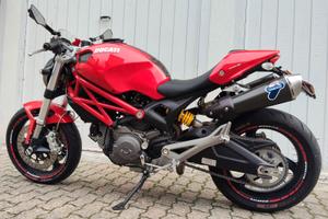 Ducati Monster 696 Plus