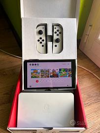 Switch oled bianca praticamente nuova