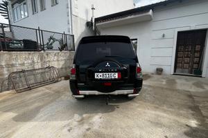 Mitsubishi Pajero V80