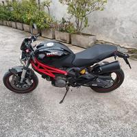 Ducati  monster 696