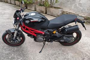 Ducati  monster 696