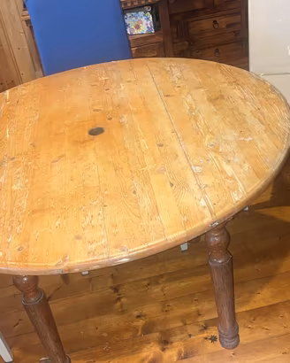 Tavolo tondo in legno da esterno