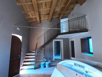 Appartamento impeccabile a refernziati - ROIO