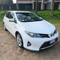 Toyota Autis 2013 - ibrida - batteria nuova