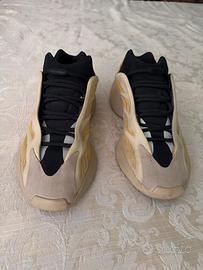 Adidas yeezi 42 tenute benissimo originali