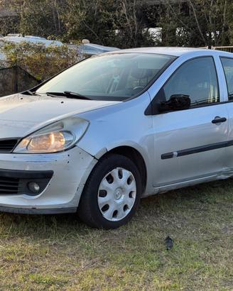 Renault Clio 1.2 Benzina 5 porte Luxe neopatentati