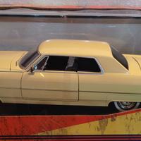 CADILLAC COUPE DE VILLE 1:18 "Le Iene".