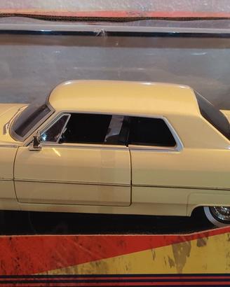 CADILLAC COUPE DE VILLE 1:18 "Le Iene".