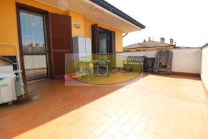 Attico quadrilocale con terrazzo
