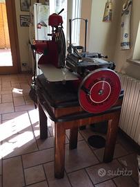 Antica affettatrice