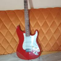 Chitarra modello strato come nuova