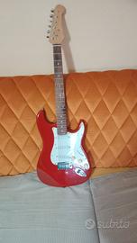 Chitarra modello strato come nuova
