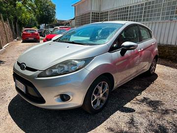 Ford Fiesta 1.4 TDCi 70CV 5 porte Titanium