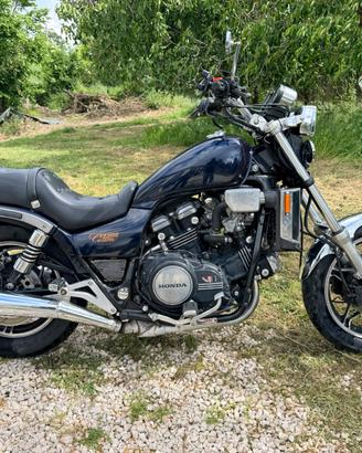 Honda VF 1100 Custom