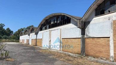 Immobile di 5800 m² a Latina