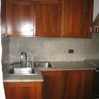 cucina in legno di ciliegio in buone condizione