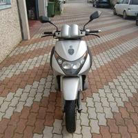 Piaggio Beverly 200