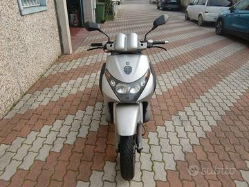 Piaggio Beverly 200