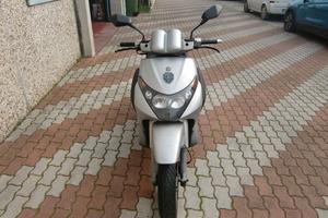 Piaggio Beverly 200