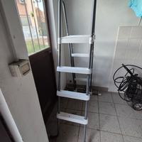 scaletta per piscina fuoriterra