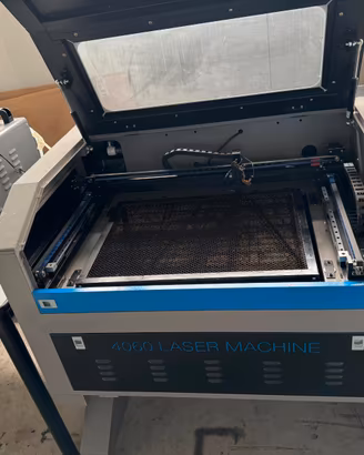 Laser CO2 100w, robusti banchi lavoro, armadi rak