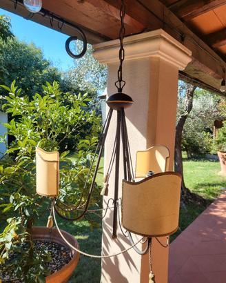 lampadario in ferro a tre bracci