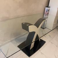 Tavola in vetro e sedie