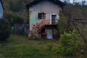 Rustico con annesso giardino