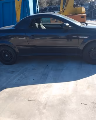 Ricambi Opel tigra anno 2009 nero