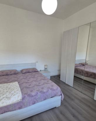 Camera matrimoniale con letto contenitore