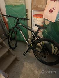 Bicicletta Rockrider ST530