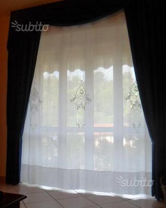 Tenda da sala completa di tutto perfetta