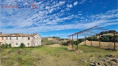 Un sogno che attende di rinascere - Casale a Santa