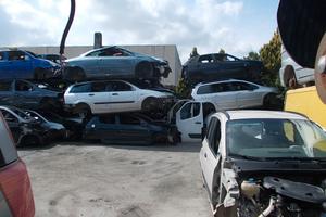 Piccola autodemolizione/officina/rivendita auto