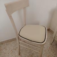 sedia rivisitata con sedile in pelle 
