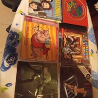 CD cassetta e spartito musicale 