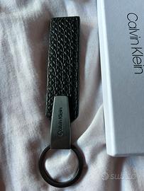 Portachiavi “Calvin klein” nero e argento.