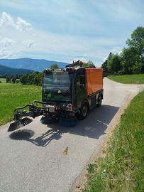 Spazzatrice semovente