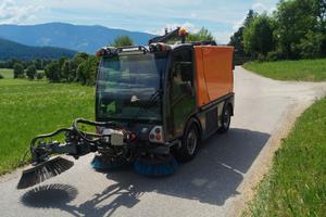 Spazzatrice semovente